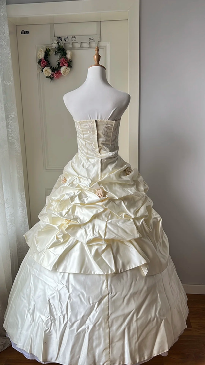 Sweet 15 Quinceanera Dress Ball Gown Strapless Satin With Ruffled Tiered Long 16th Birthday Outfits RC0660