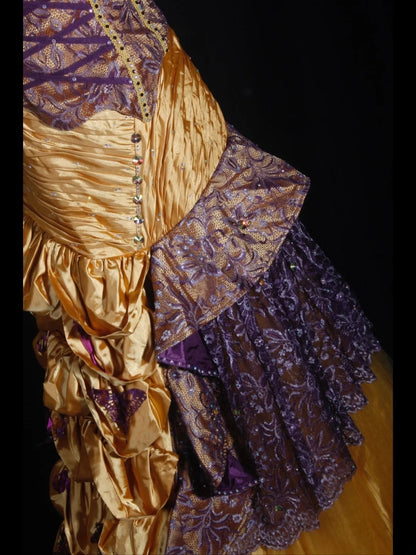 Vintage Meerjungfrauenkleid aus den 1970er Jahren mit eckigem Ausschnitt, goldfarbenem Oberteil und applizierten Perlen – Inspiration für ein langes Ballkleid zum 19. Geburtstag (AS338)
