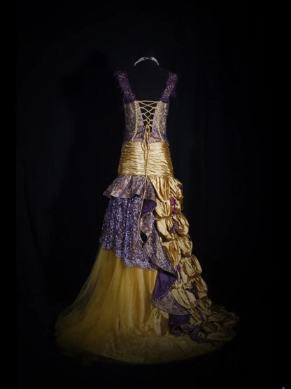 Vintage Meerjungfrauenkleid aus den 1970er Jahren mit eckigem Ausschnitt, goldfarbenem Oberteil und applizierten Perlen – Inspiration für ein langes Ballkleid zum 19. Geburtstag (AS338)