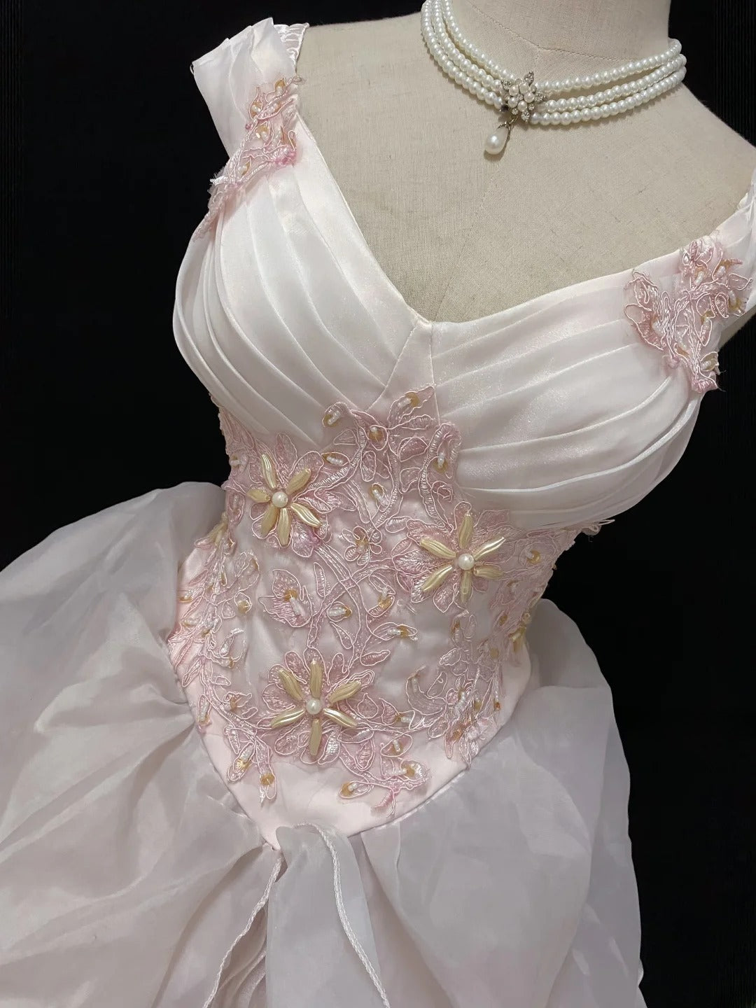 Dream Ball Gown V Neck Light Pink Lace Poofy Long With Appliqued Quince Dress inspo Quinceanera Dresses Sweet 15 16 Outfits RB7793
