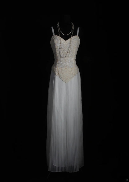 Robe de bal rétro années 60, coupe trapèze, bretelles spaghetti, mousseline blanche ornée de perles, inspiration pour une tenue de 22e anniversaire, robe de soirée AS345