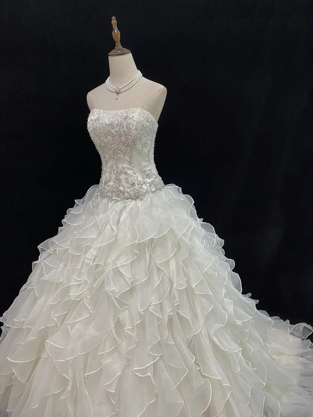 Beautiful Ball Gown Strapless Drop Waist Sleeveless Chiffon With Beading Long Groom Bride Gown Bridal Dress Modest Wedding Dresses RB7803