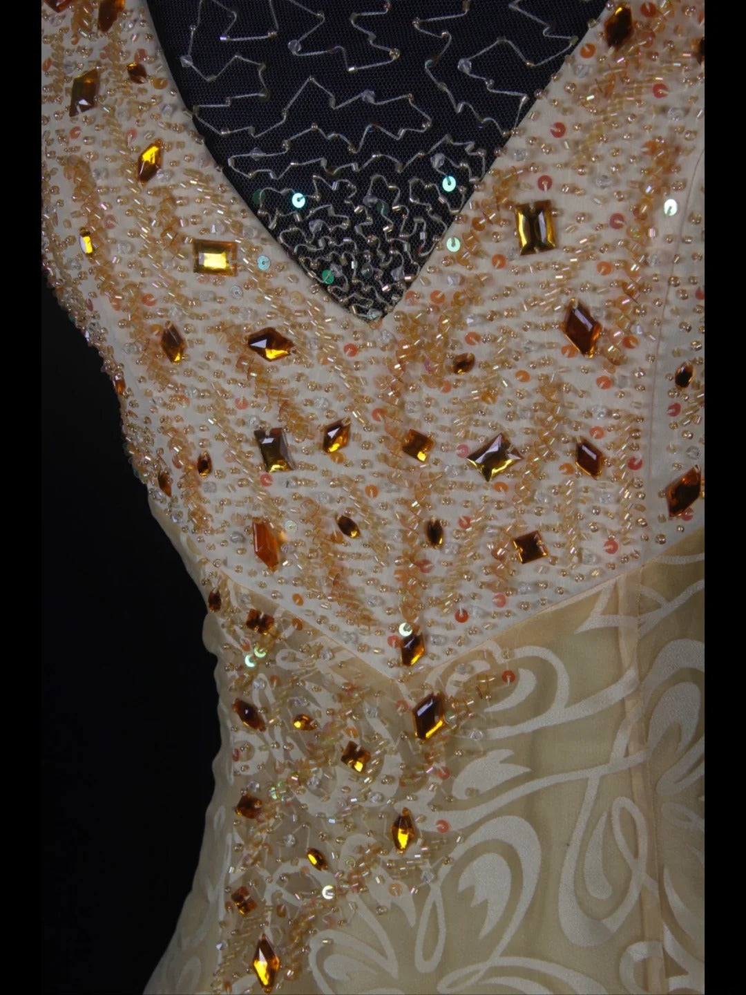 Vintage-Ballkleid im 80er-Jahre-Stil mit V-Ausschnitt, Tüll, Perlen und Spitze, langes, perlenbesetztes Abendkleid, Inspiration für Geburtstagsoutfits, formelle Kleider AS350