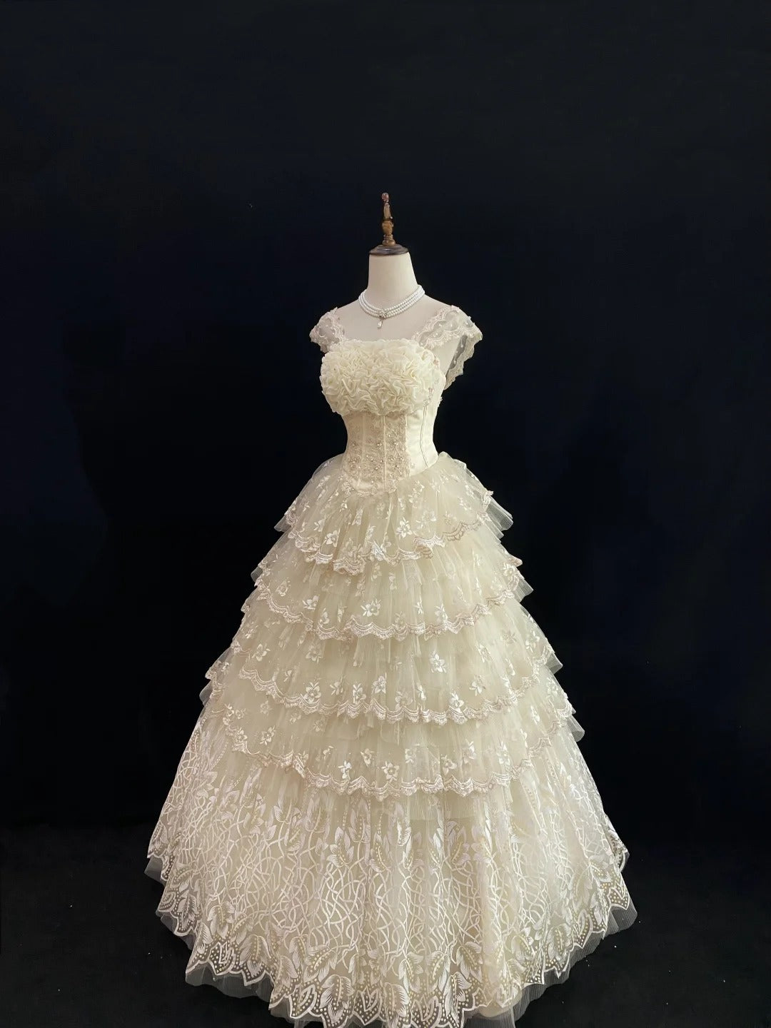Princess Ball Gown Square Neck Cream Ivroy Poofy Long With Ruffled Tiered Lace Quince Dress inspo Quinceanera Dresses Sweet 15 16 Outfits RB7806