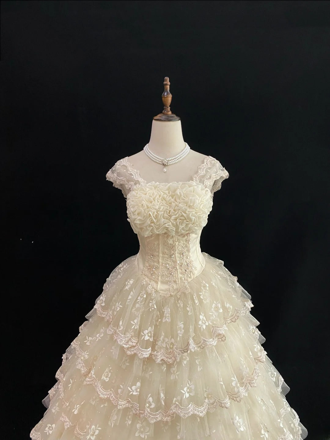 Princess Ball Gown Square Neck Cream Ivroy Poofy Long With Ruffled Tiered Lace Quince Dress inspo Quinceanera Dresses Sweet 15 16 Outfits RB7806
