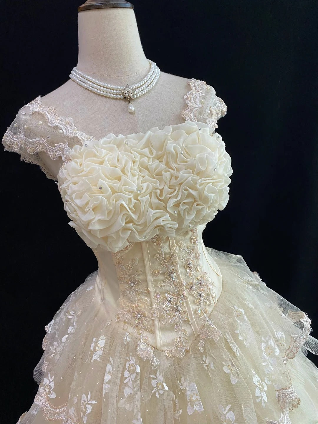 Princess Ball Gown Square Neck Cream Ivroy Poofy Long With Ruffled Tiered Lace Quince Dress inspo Quinceanera Dresses Sweet 15 16 Outfits RB7806