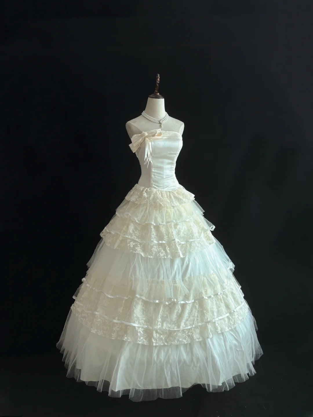 Luxury Ball Gown Strapless Poofy Long With Ruffled Tiered Lace Quince Dress inspo Quinceanera Dresses Sweet 15 16 Outfits RB7808