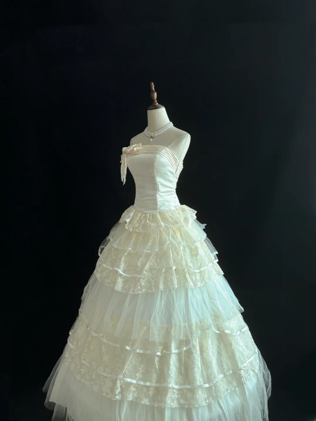 Luxury Ball Gown Strapless Poofy Long With Ruffled Tiered Lace Quince Dress inspo Quinceanera Dresses Sweet 15 16 Outfits RB7808