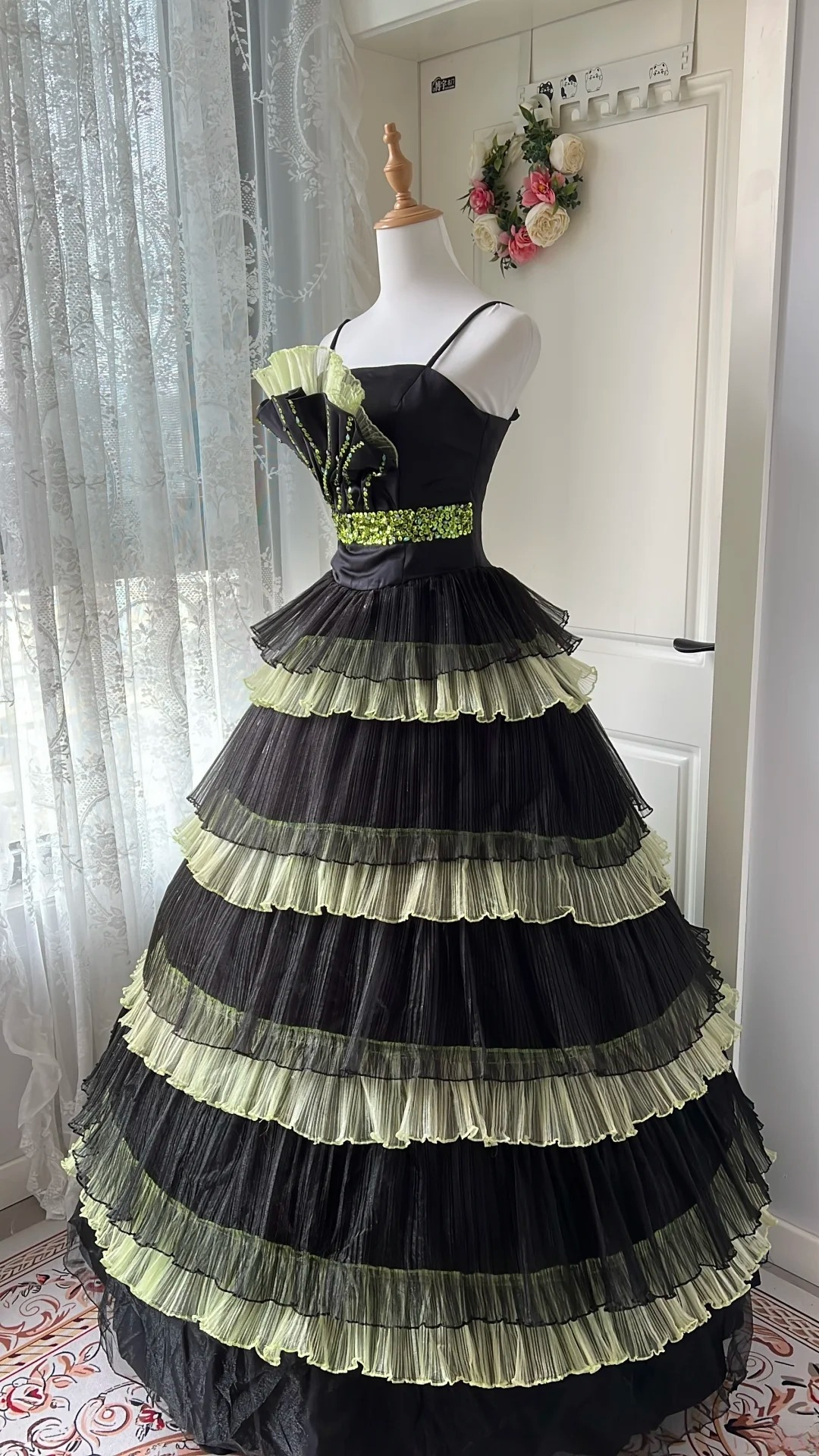 Sweet 15 Quinceanera Dress Ball Gown Spaghetti Straps Yellow Black With Tiered Layers Long 16th Birthday Outfits RC0678