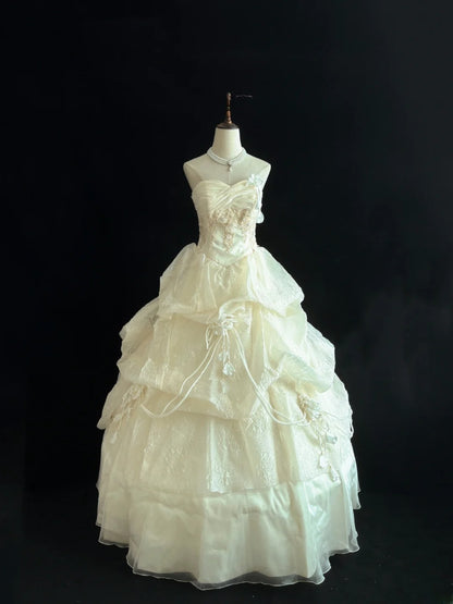 Vintage 70s Ball Gown Sweetheart Ivory Tulle Lace Sweep Train With Tiered Layers Brides Gown Bridal Dress Wedding Dresses RB7809