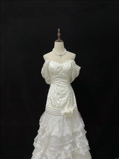 Beautiful Mermaid Off The Shoulder White Lace Vintage With Tiered Layers Long Groom Bride Gown Bridal Dress Modest Wedding Dresses RB7813