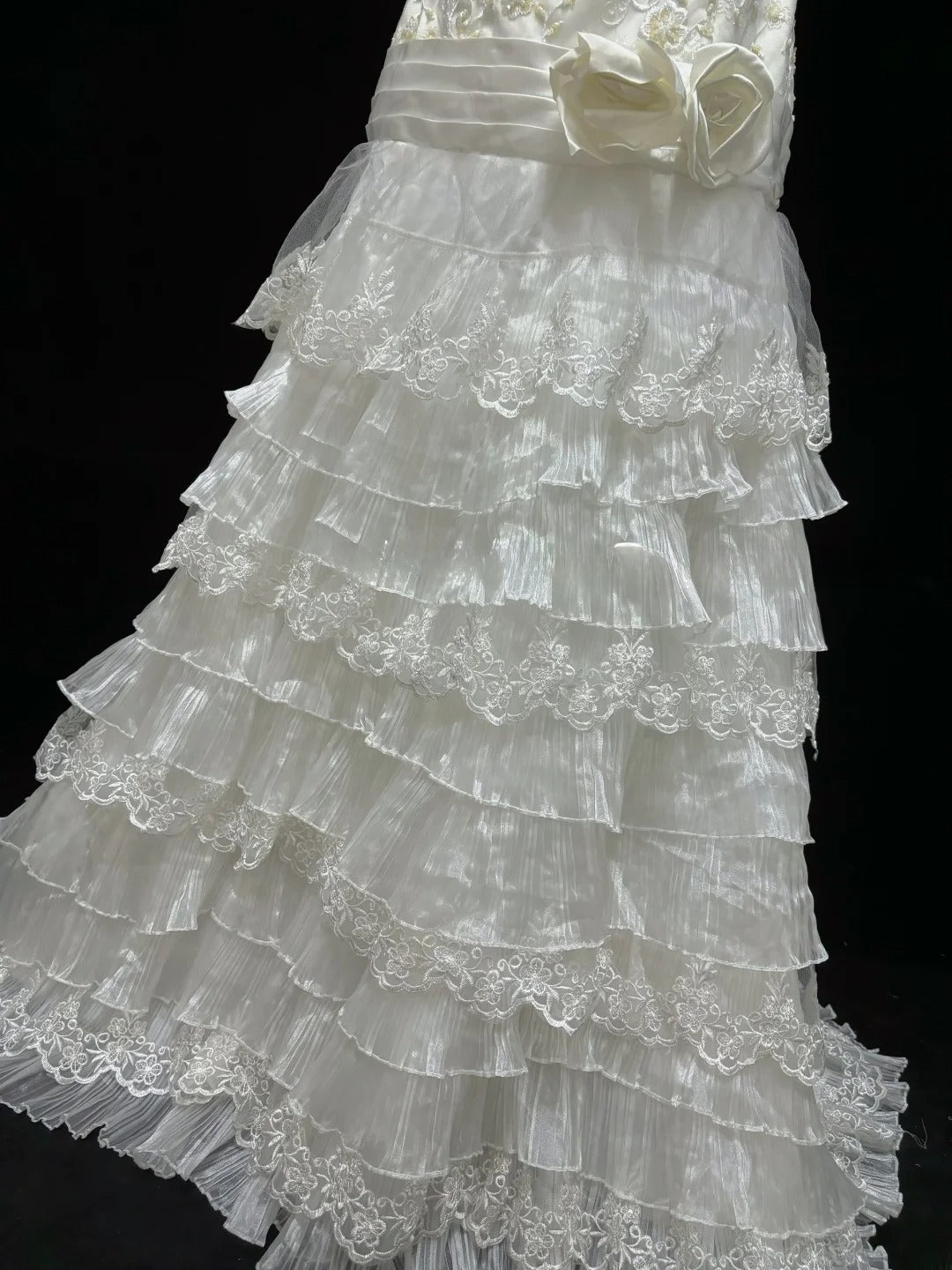Beautiful Mermaid Off The Shoulder White Lace Vintage With Tiered Layers Long Groom Bride Gown Bridal Dress Modest Wedding Dresses RB7813