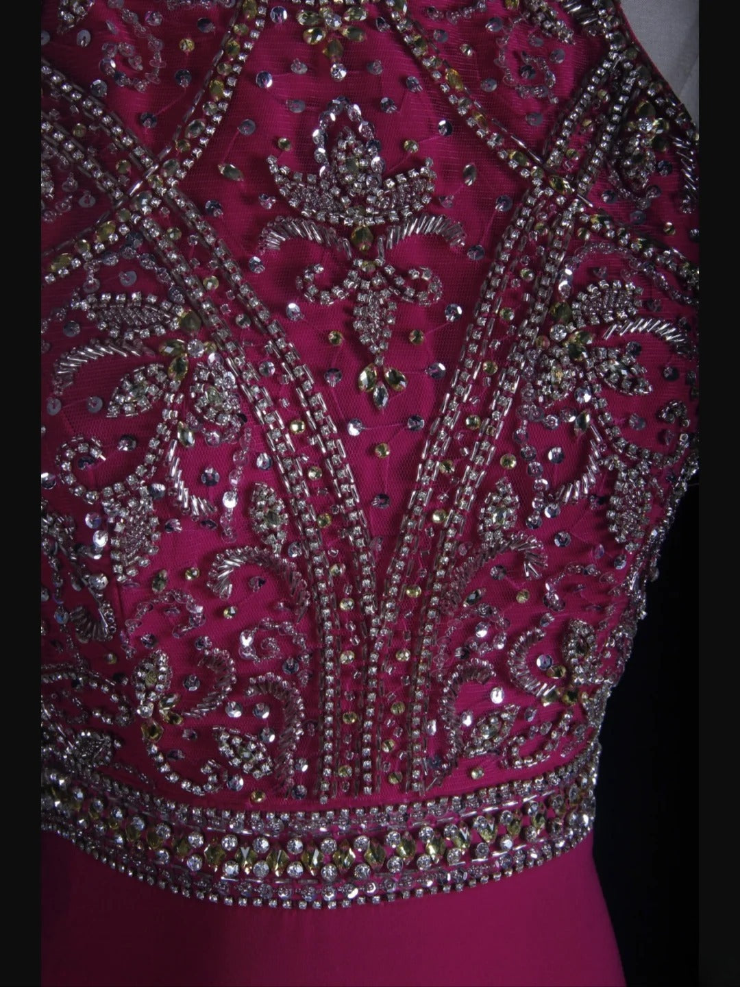 Vintage Meerjungfrauenkleid im 80er-Jahre-Stil, rückenfrei, pink mit Perlenbesatz und offenem Rücken, Inspiration für lange Ballkleider, Geburtstagsoutfits, Abendkleider AS364