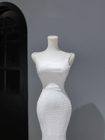 Schlichtes Meerjungfrauen-Brautkleid mit Spaghettiträgern und Pailletten für Bräute in zierlichen und großen Größen, rückenfrei, AS366