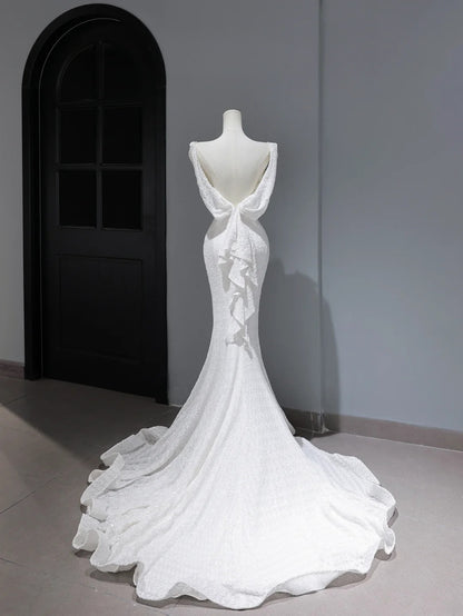 Schlichtes Meerjungfrauen-Brautkleid mit Spaghettiträgern und Pailletten für Bräute in zierlichen und großen Größen, rückenfrei, AS366