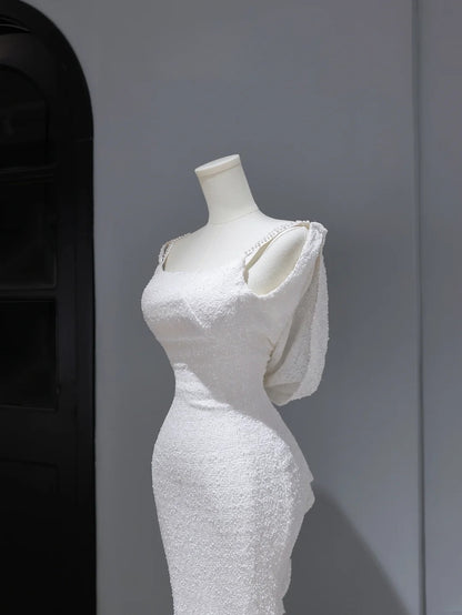 Schlichtes Meerjungfrauen-Brautkleid mit Spaghettiträgern und Pailletten für Bräute in zierlichen und großen Größen, rückenfrei, AS366