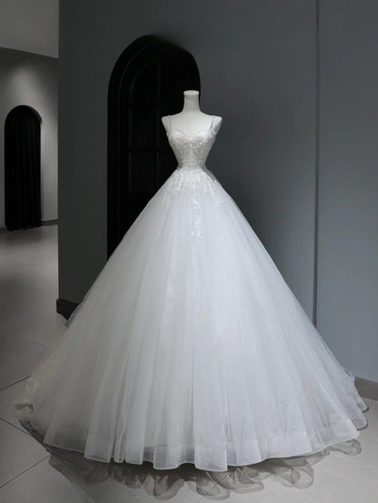 Elegante, stilvolle lange Brautkleider im Boho-Stil mit Spaghettiträgern und figurbetonter Spitze (Modell AS368)