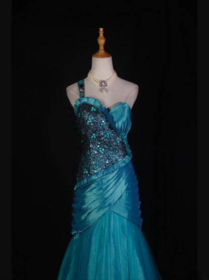 Robe de bal longue sirène vintage années 1950, asymétrique, avec corsage plissé en taffetas à volants. Inspiration pour une tenue de 19e anniversaire ou une robe de soirée (AS368).