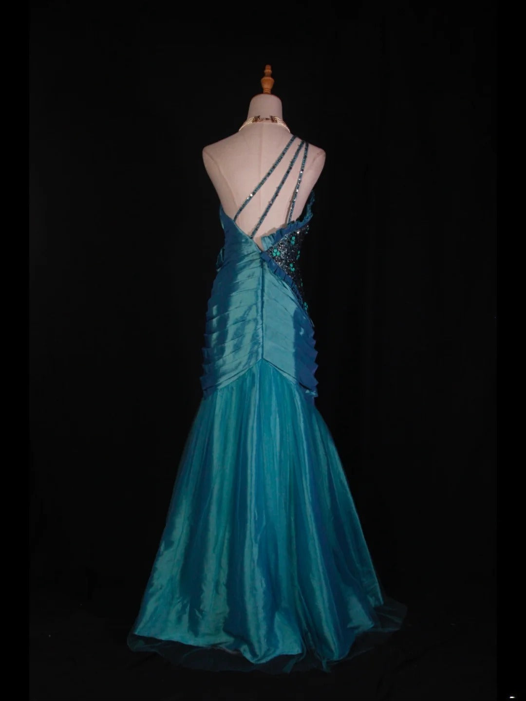 Robe de bal longue sirène vintage années 1950, asymétrique, avec corsage plissé en taffetas à volants. Inspiration pour une tenue de 19e anniversaire ou une robe de soirée (AS368).