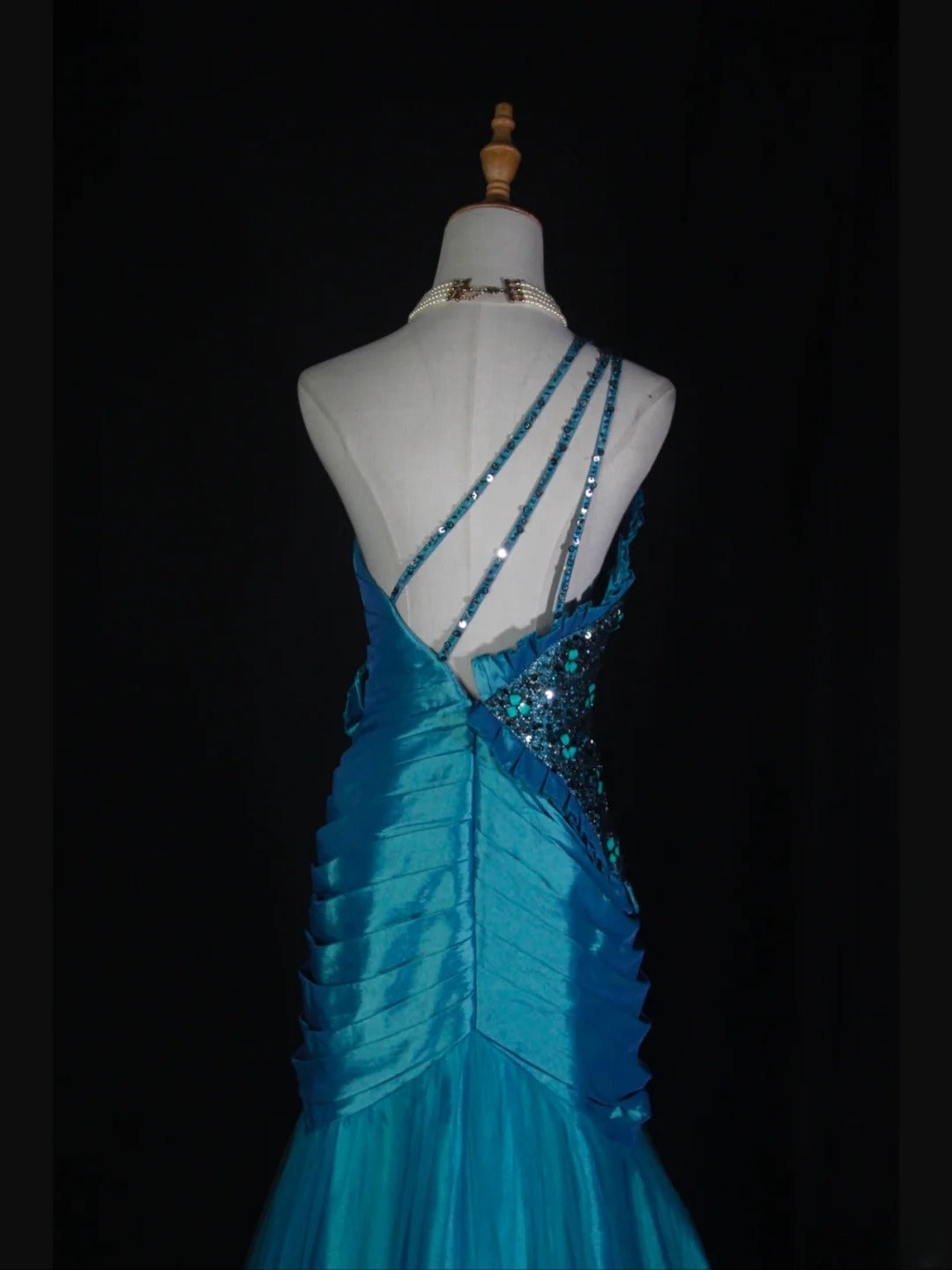 Robe de bal longue sirène vintage années 1950, asymétrique, avec corsage plissé en taffetas à volants. Inspiration pour une tenue de 19e anniversaire ou une robe de soirée (AS368).