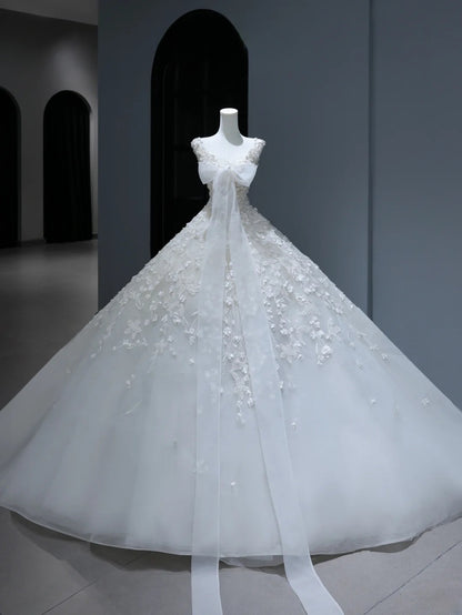 Prinzessinnen-Brautkleid, langes Ballkleid im V-Ausschnitt-Stil mit Spitzenapplikationen und Schleppe, weißes Brautkleid AS372