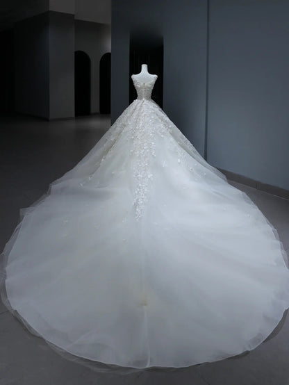 Prinzessinnen-Brautkleid, langes Ballkleid im V-Ausschnitt-Stil mit Spitzenapplikationen und Schleppe, weißes Brautkleid AS372