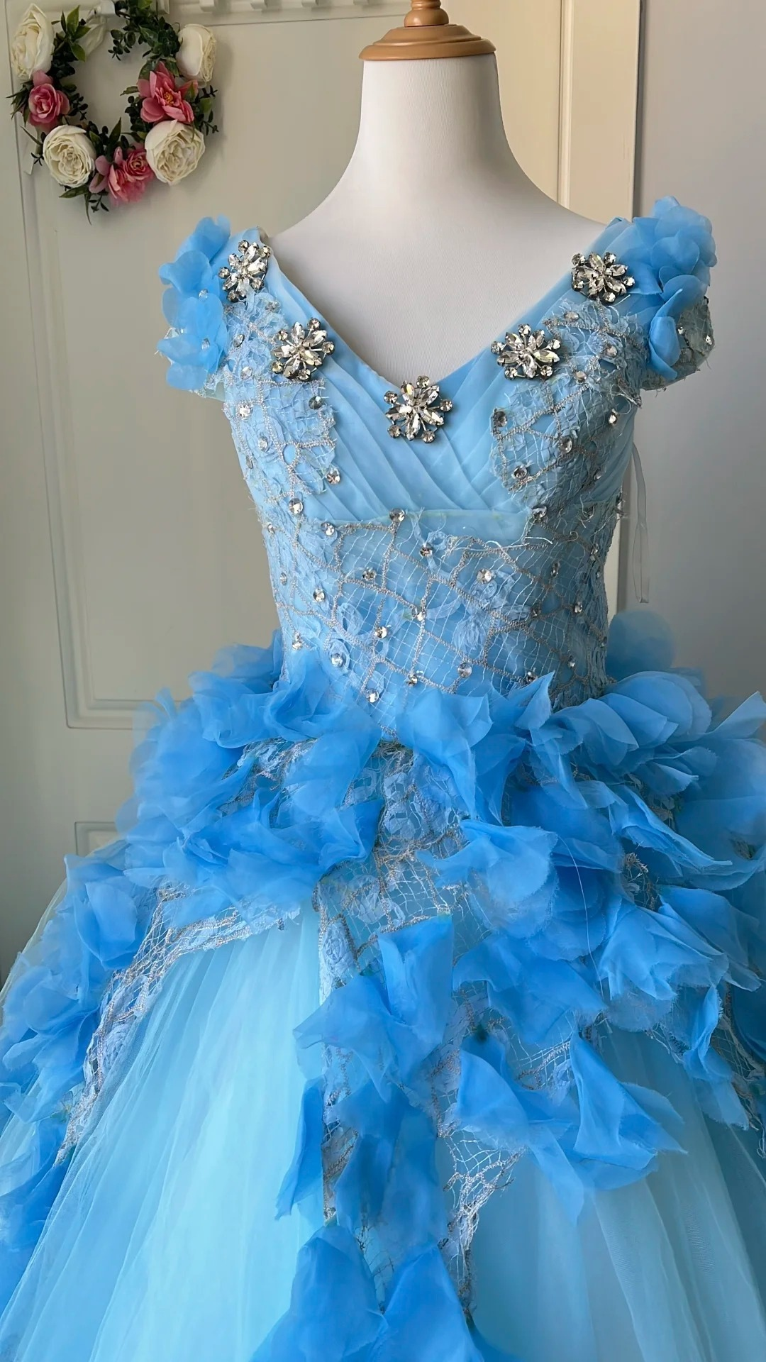 Sweet 15 Quinceanera Dresses Ball Gown V Neck Blue Tulle With Beading Long 16th Birthday Dress RC0692