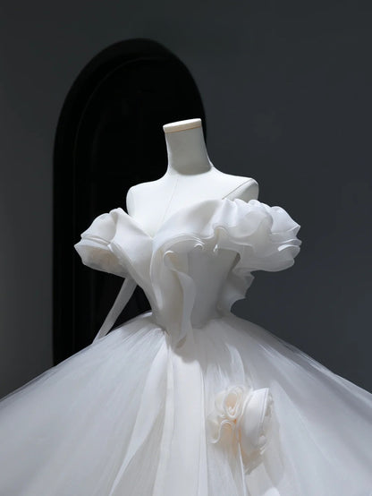 Langes Prinzessinnen-Hochzeitskleid im Ballkleid-Stil mit schulterfreiem Ausschnitt und kurzer Schleppe, weißes Brautkleid AS375