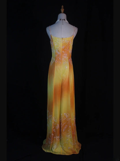 Robe de bal longue rétro années 60, coupe trapèze, bretelles spaghetti, mousseline multicolore ornée de perles. Inspiration pour une tenue de 22 ans ou une robe de soirée (AS376).