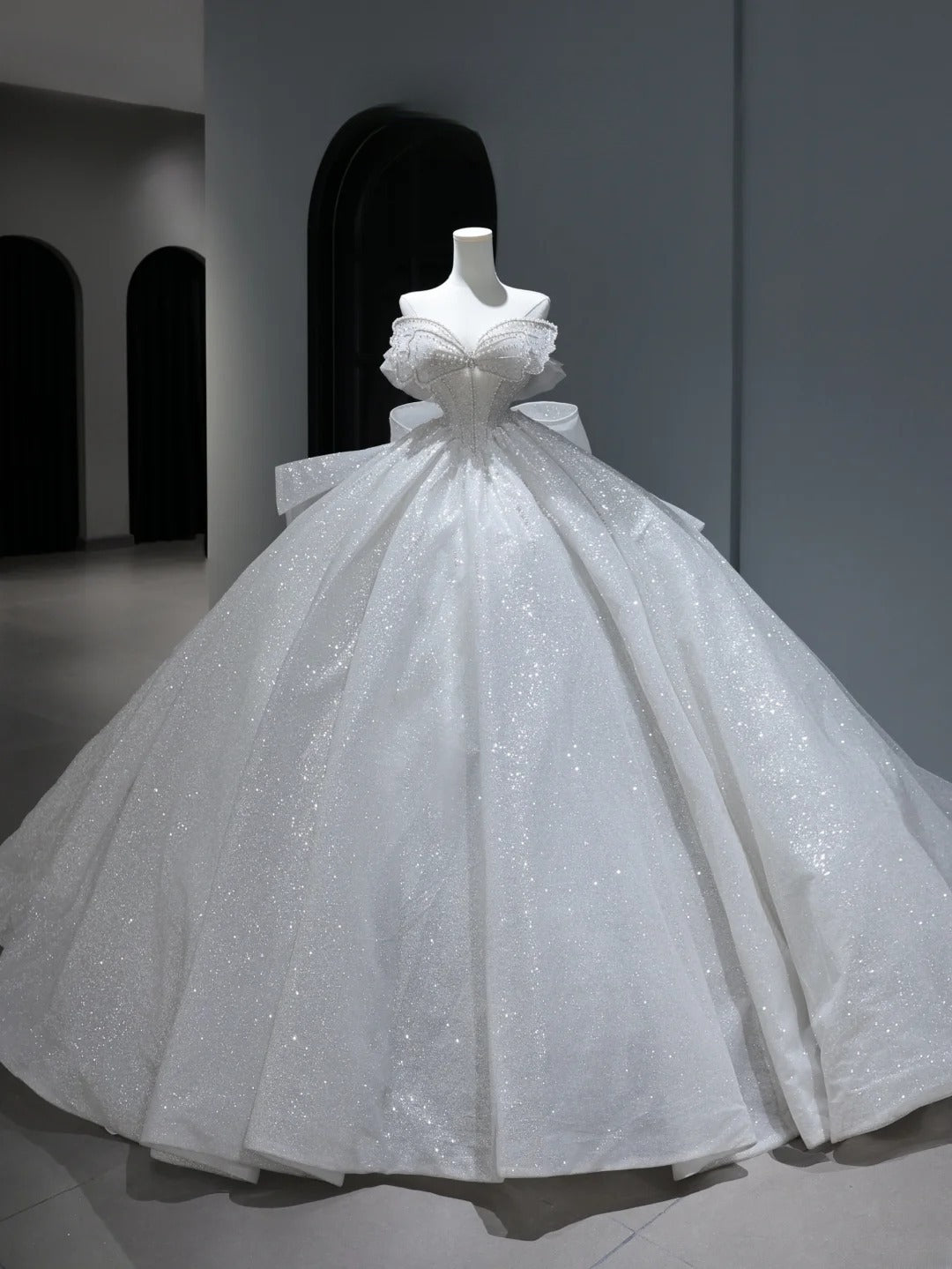 Princess Long Wedding Dress Ball Gown Sweetheart Style for Bride With Silver Beaded Pearls Bodice Train White Bridal Dresses AS382