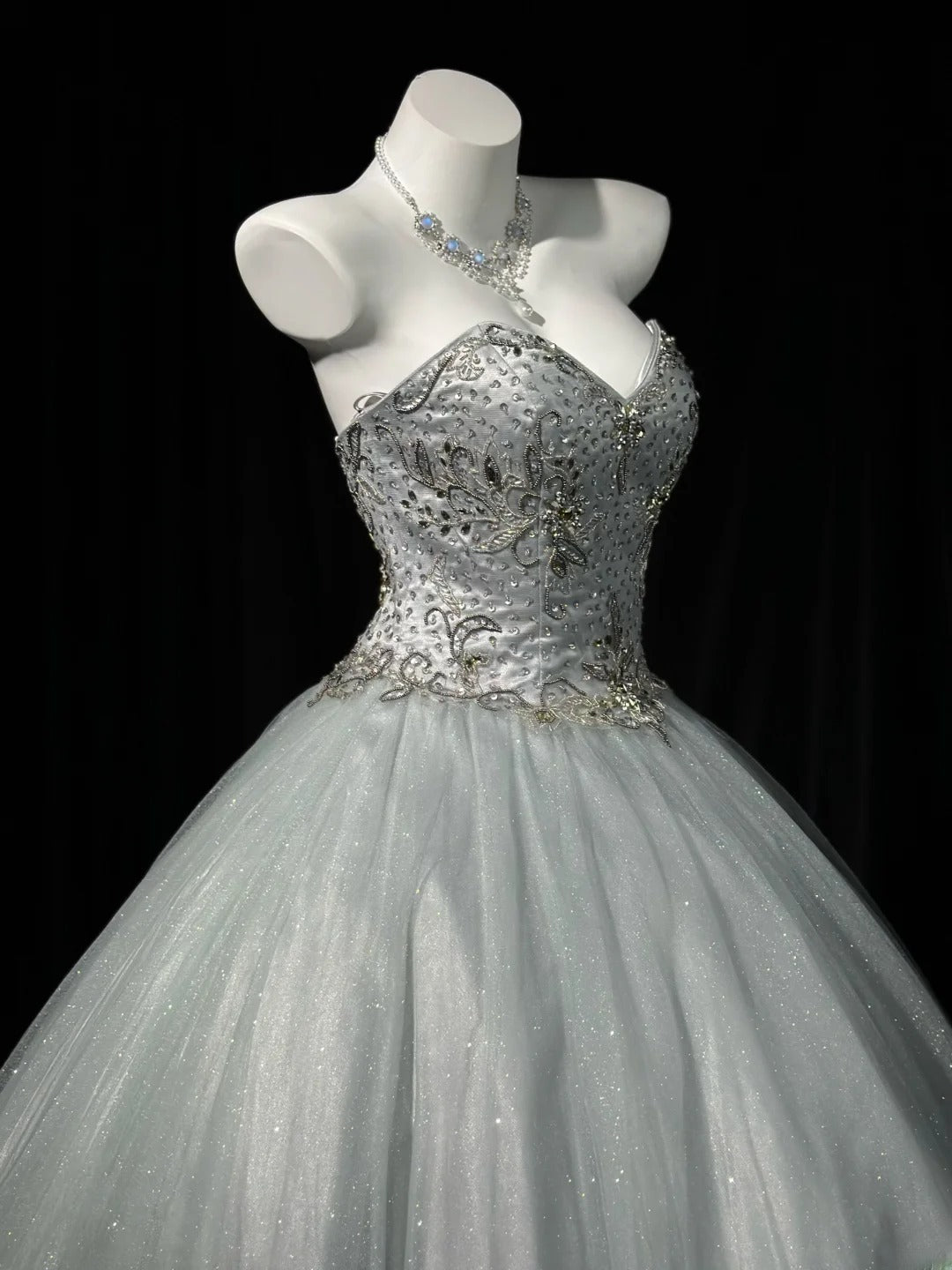 Charming Prom Dresses Ball Gown Sweetheart Silver Gray Tulle With Beading Night Evening Formal Outfits RB6203