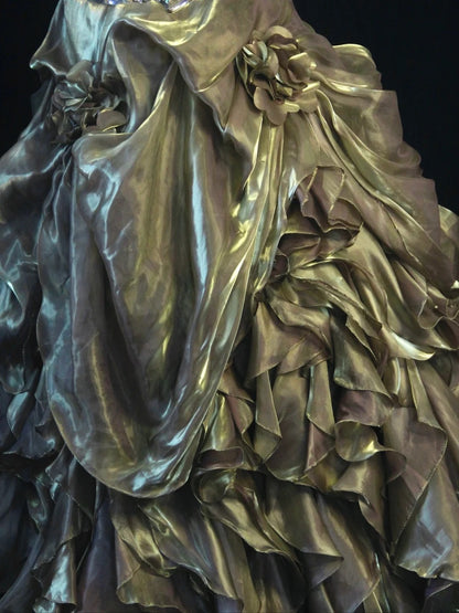 Robe de bal rétro années 70, bustier cœur, organza vert olive orné de perles, longue à volants, inspiration pour une tenue de 21e anniversaire, robe de soirée AS390