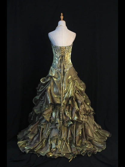 Robe de bal rétro années 70, bustier cœur, organza vert olive orné de perles, longue à volants, inspiration pour une tenue de 21e anniversaire, robe de soirée AS390