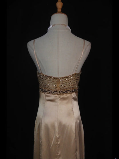 Vintage High Low 80er Jahre Spaghettiträger Champagner Perlen mit Perlenbesatz – Inspiration für Geburtstagsoutfits und festliche Kleider AS394
