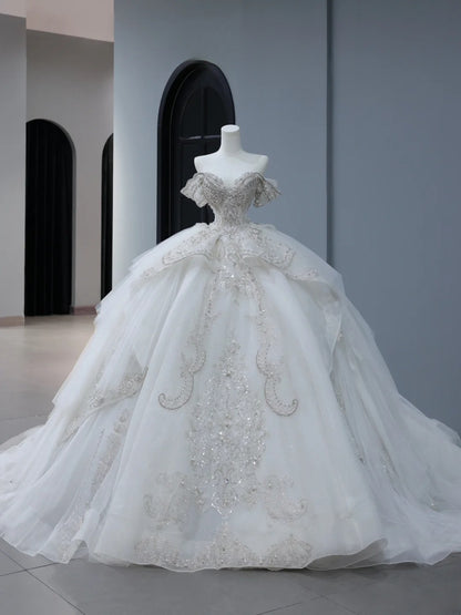 Langes Brautkleid im Prinzessinnenstil, schulterfrei, mit kurzen Ärmeln und Schleppe, weißes Brautkleid AS395