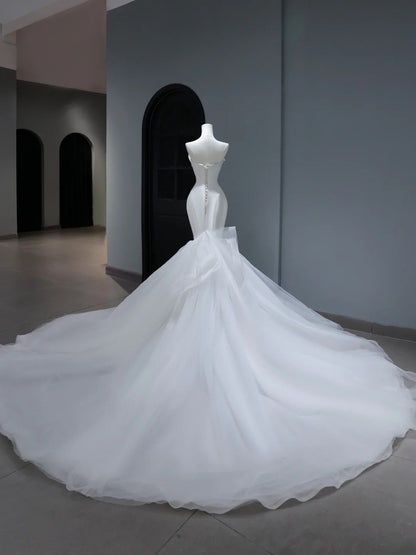 Elegante, stilvolle, lange Brautkleider im Boho-Stil: Meerjungfrauen-Kleider, trägerlos, im Bohemian-Stil mit taillierter, plissierter Passform AS396