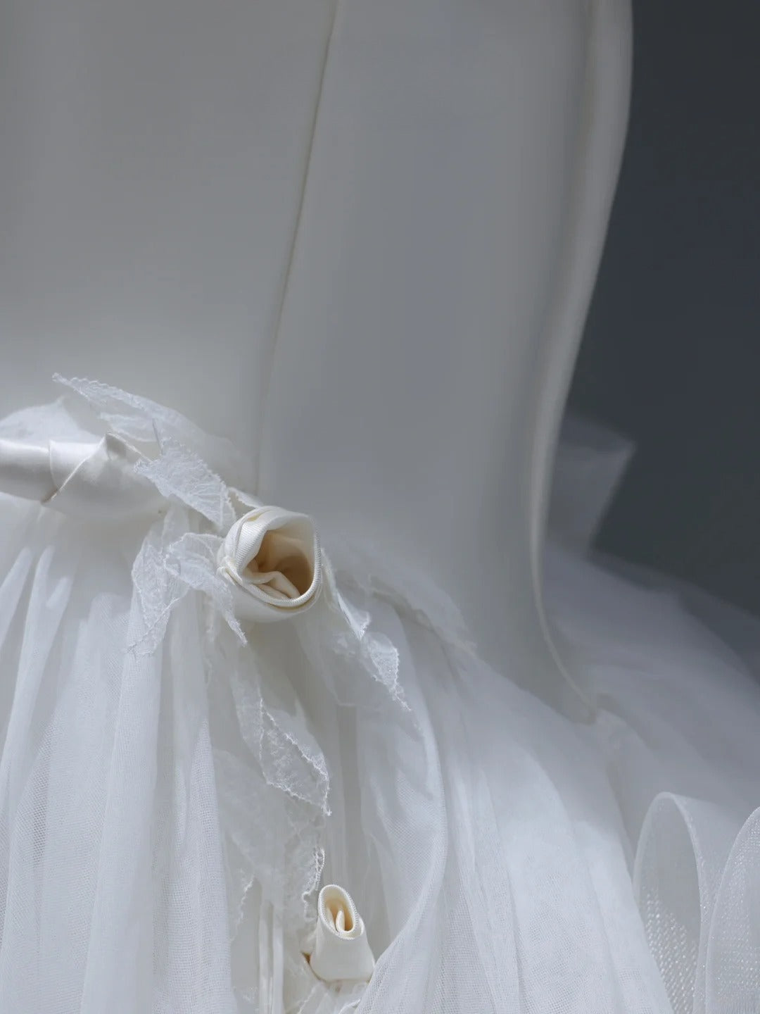 Elegante, stilvolle, lange Brautkleider im Boho-Stil: Meerjungfrauen-Kleider, trägerlos, im Bohemian-Stil mit taillierter, plissierter Passform AS396