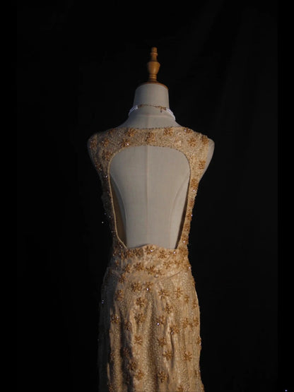 Vintage Meerjungfrauenkleid aus den 1950er Jahren, goldfarben, mit Perlenbesatz am Oberteil, langes Ballkleid, Inspiration für Geburtstagsoutfit, formelles Abendkleid AS397