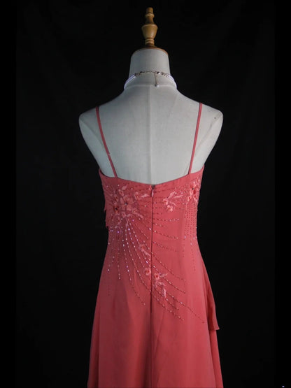 Vintage A-Linien-Abendkleid im 80er-Jahre-Stil mit Spaghettiträgern, rosa Perlen und Perlenbesatz – Inspiration für Geburtstagsoutfits und festliche Abendkleider AS399