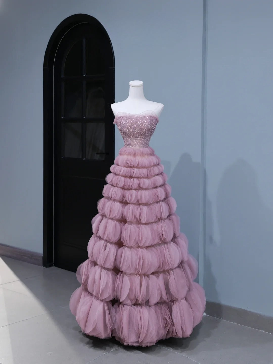 Niedliche Ballkleider, ästhetisches, trägerloses, langes, pinkes Abendkleid, inspirierender Stil, beeindruckendes, figurbetontes, langes Partykleid mit Korsett AS402