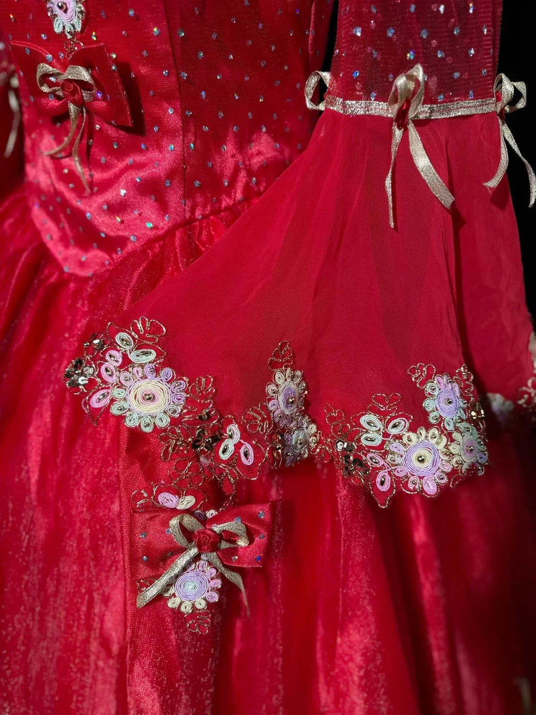 Pretty Ball Gown Scoop Red Tulle Prom Dresses Long Sleeves 15 Quinceanera Dresses Photo Ideas Formal Outfit RB6221