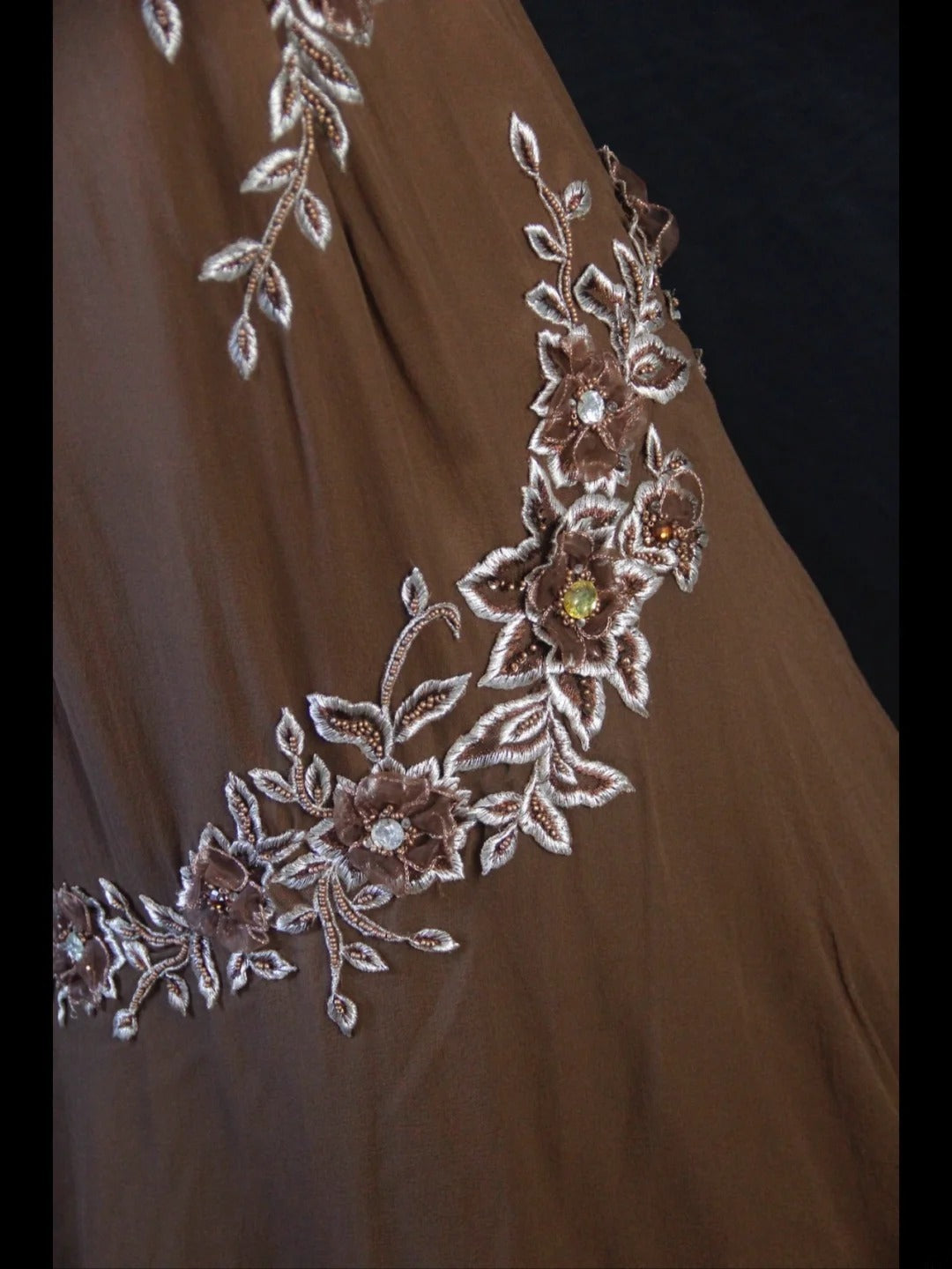 Robe de bal longue vintage sirène années 80, dos nu, en mousseline marron ornée de perles - Inspiration tenue d'anniversaire - Robe de soirée AS403