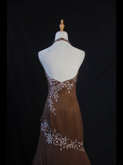 Robe de bal longue vintage sirène années 80, dos nu, en mousseline marron ornée de perles - Inspiration tenue d'anniversaire - Robe de soirée AS403