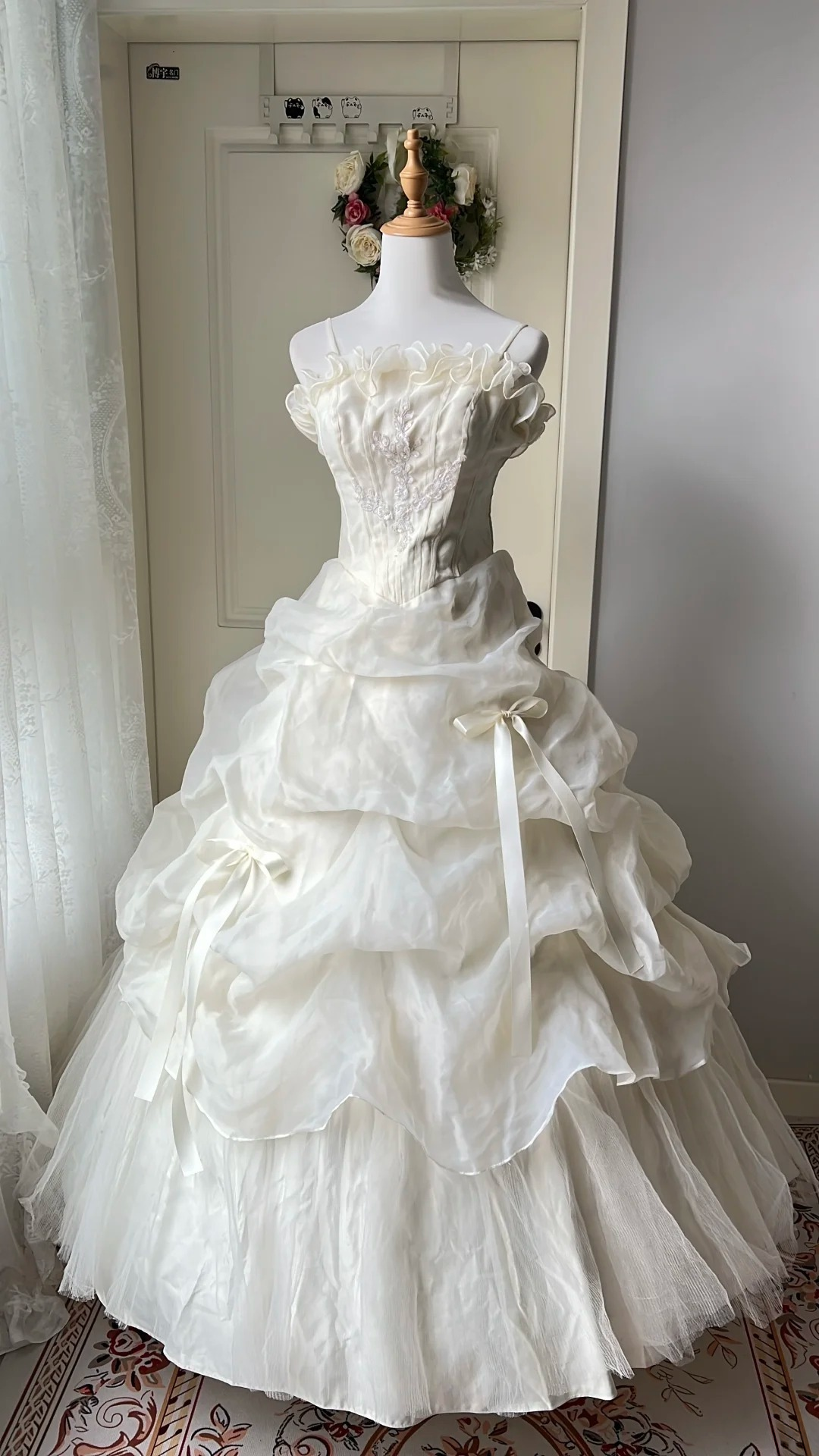 Quinceanera-Kleid zum 15. Geburtstag, Ballkleid mit Spaghettiträgern, Weiß, mehrlagig gestuft, langes Kleid zum 16. Geburtstag RC0726