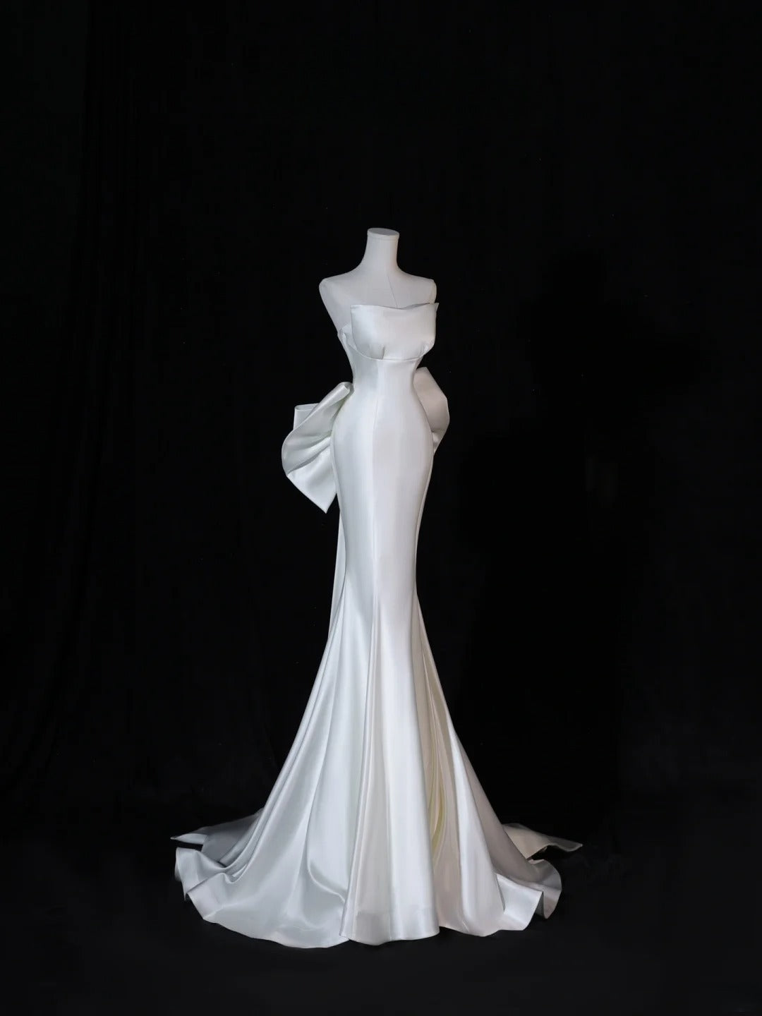 Modest Long Wedding Dresses Mermaid Strapless Satin Style for Bride With Bow-knot Bodice Train Bridal Dresses AS405