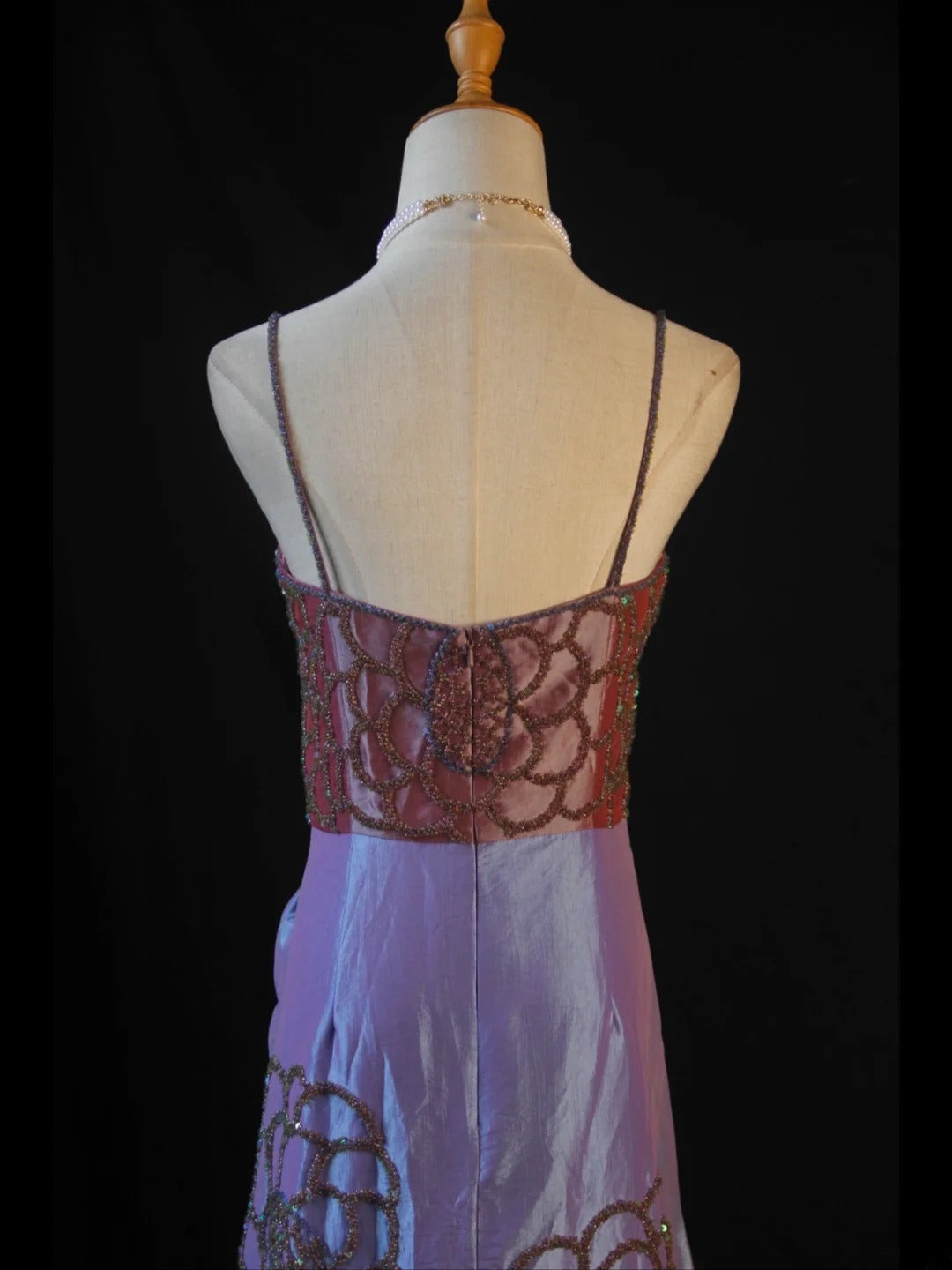 Retro-Abendkleid im Stil der 1950er Jahre: A-Linie, Spaghettiträger, Taft, bordeauxrot mit Perlen, Inspiration für ein Outfit zum 21. Geburtstag, Abendkleid AS407
