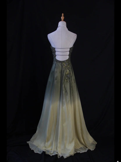 Vintage A-Linien-Kleid aus grünem Chiffon im Stil der 1950er Jahre mit herzförmigem Ausschnitt und Perlenbesatz am Oberteil – langes Ballkleid, Inspiration für Geburtstagsoutfits, Partykleid AS409
