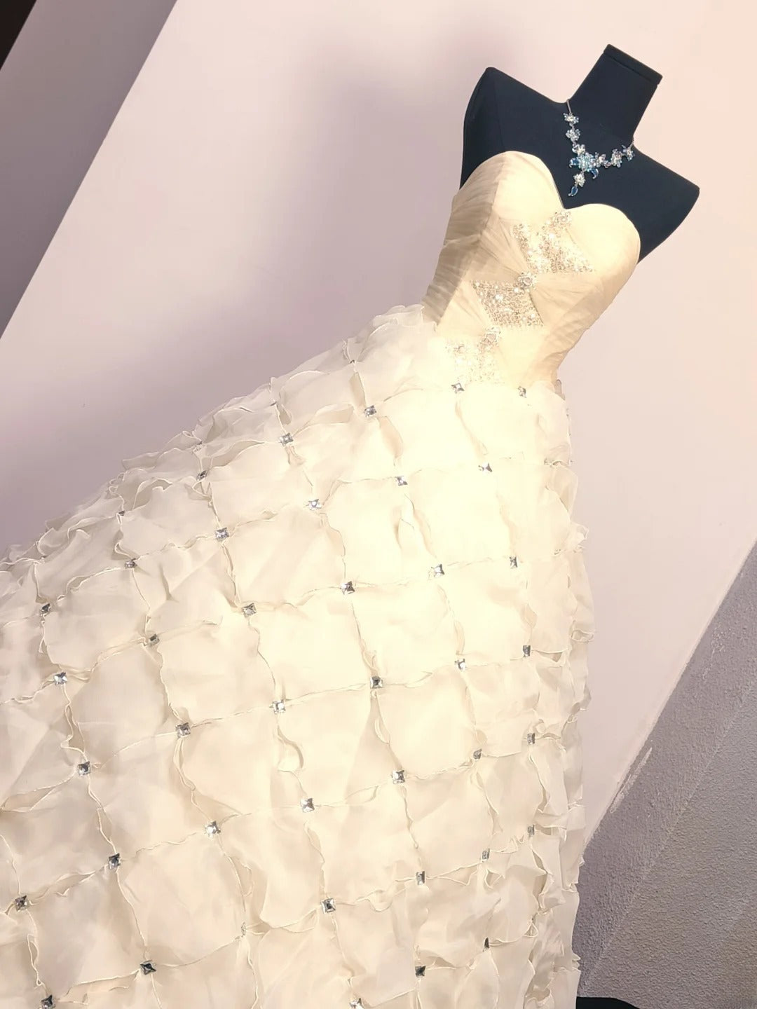 Cute Ball Gown Sweetheart Ivory Long Quinceañera Dress Moda 2000 15 Quinceanera Dresses Ideas Sweet 16 Outfits RB7133