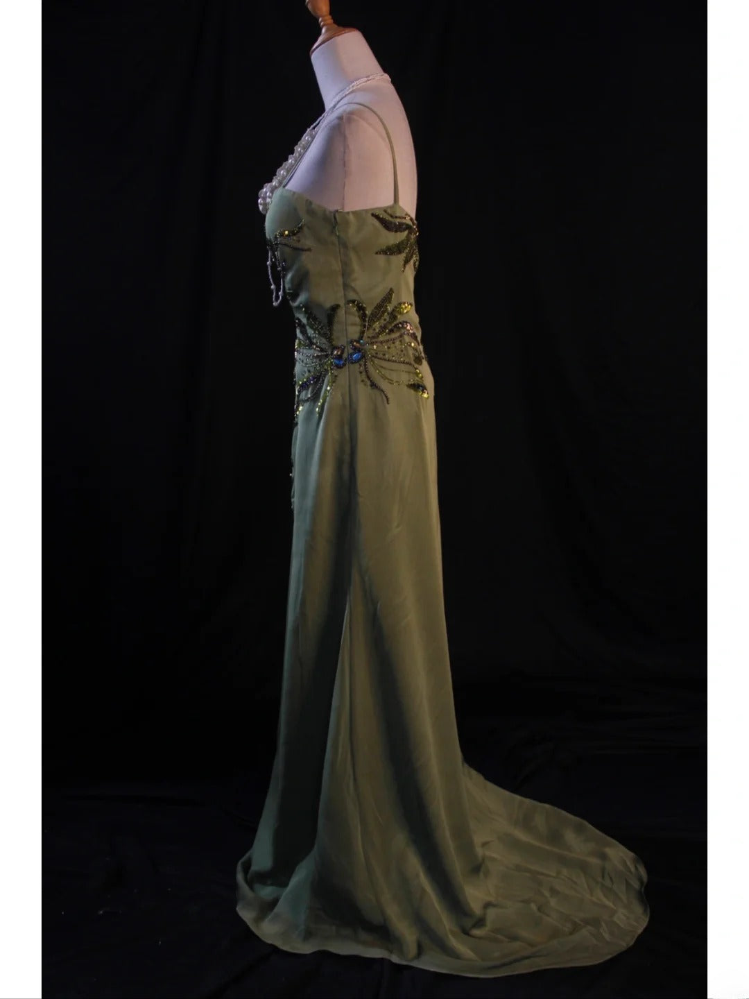 Retro-Abendkleid im Stil der 1950er Jahre: A-Linie, Spaghettiträger, olivgrüner Chiffon mit Perlen, langes Kleid – Inspiration für das Outfit zum 21. Geburtstag (AS412)