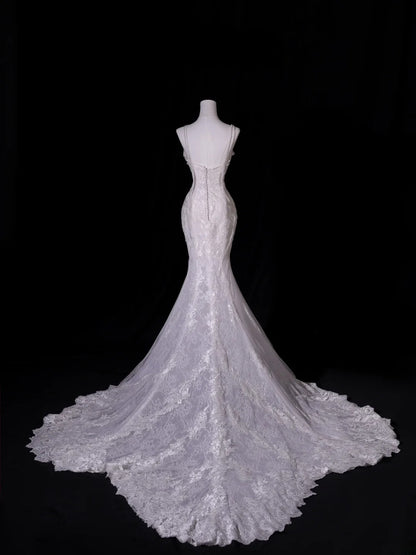 Robe de mariée sirène classique en tulle et dentelle, bretelles spaghetti, coupe ajustée, disponible en tailles petites et grandes (AS412)